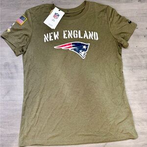 Women’s New England Patriots shirt